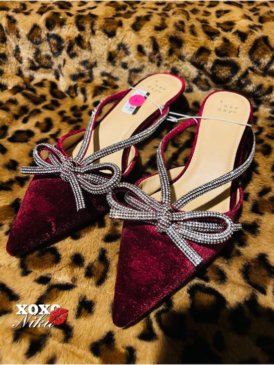 a new day Shoes - A New Day Rhinestone Bow Kitten Heels – Women’s Size 8